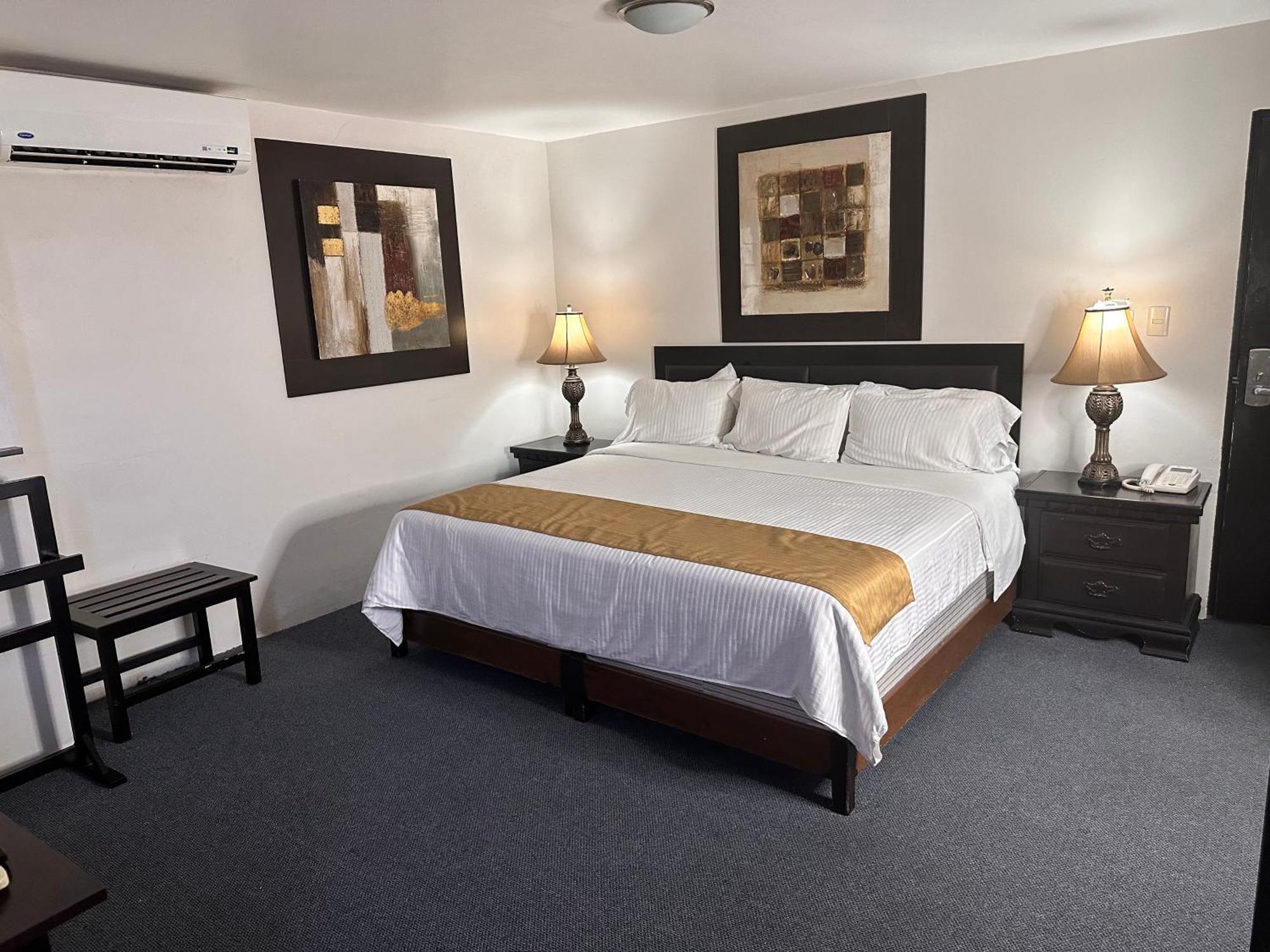 Fresnillo de González Echeverría Hotel Del Fresno מראה חיצוני תמונה